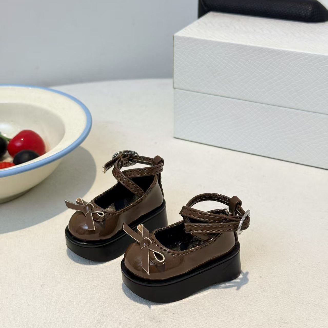 Vintage Collectible Shoes - Kawowo-brązowe buty na platformie z kokardką