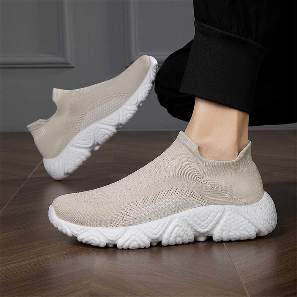 Vintage Collectible Shoes - Płaskie wyglądające sneakersy w stylu vintage,