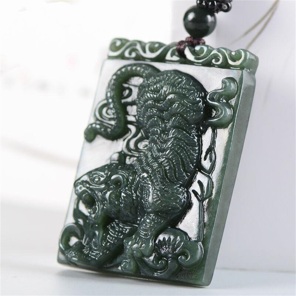 Naturalny ciemnozielony jadeit – Vintage Things Collection recenzja i cena