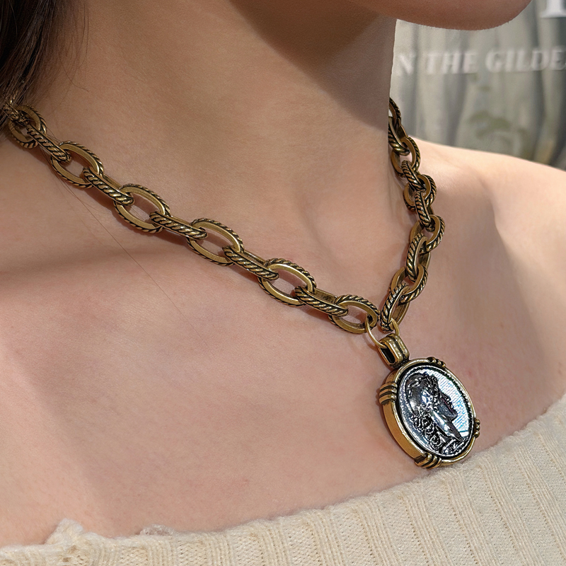 Naszyjniki typu choker w stylu – Vintage Collectible Coins recenzja i cena